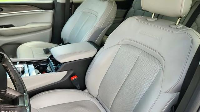 2023 Jeep Grand Cherokee L Overland 4x4