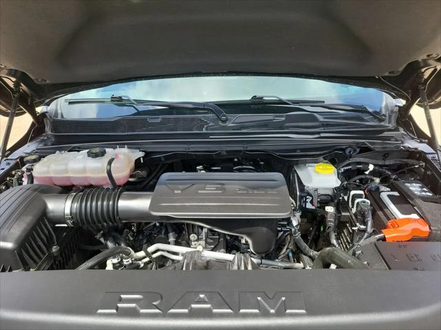 2025 Ram 1500 Big Horn Crew Cab 4x4 5'7" Box