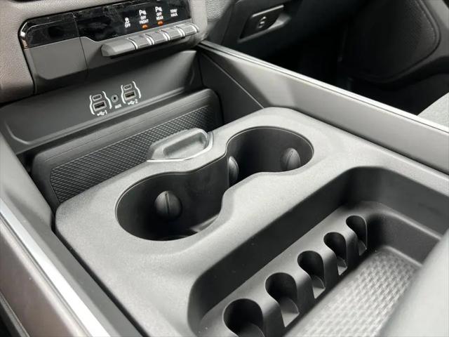 2026 Ram 1500 Express Crew Cab 4x4 57 Box