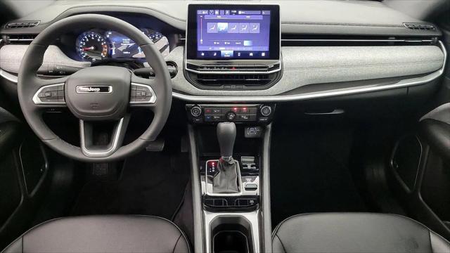 2024 Jeep Compass Latitude Lux FWD