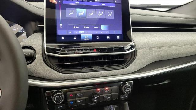 2024 Jeep Compass Latitude Lux FWD