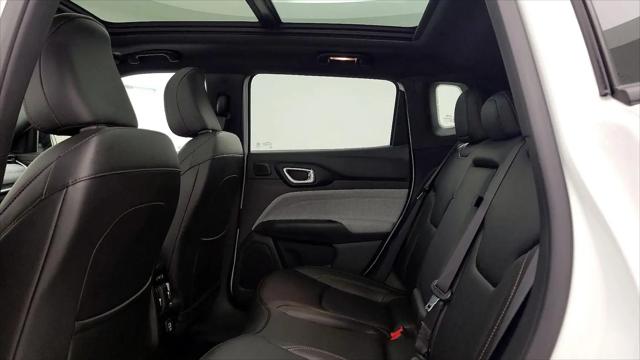 2024 Jeep Compass Latitude Lux FWD