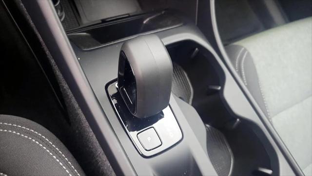 2024 Volvo XC40 B5 Core Dark Theme