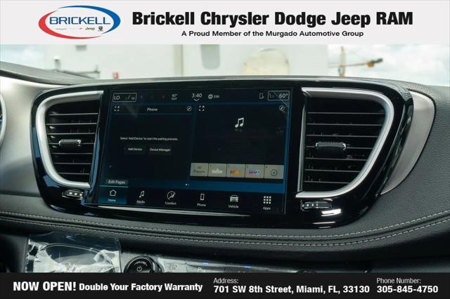 2027 Chrysler Pacifica Select