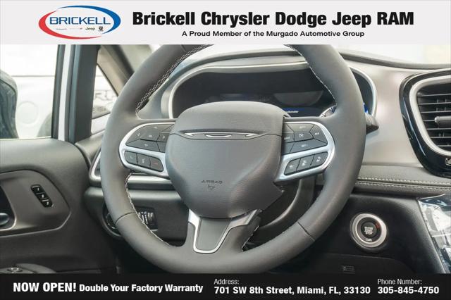 2027 Chrysler Pacifica Select