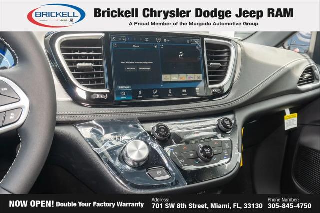 2027 Chrysler Pacifica Select