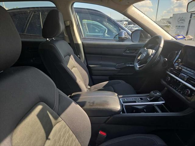 2024 Nissan Pathfinder SV FWD