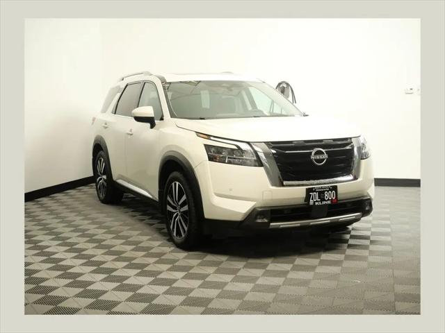 2024 Nissan Pathfinder Platinum 4WD for sale in Maplewood, MN
