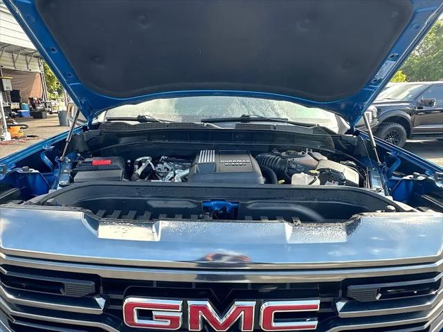 2023 GMC Sierra 1500 4WD Crew Cab Short Box AT4