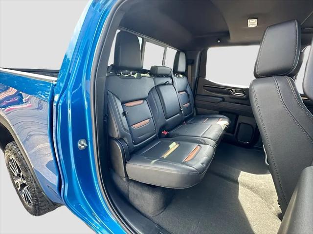 2023 GMC Sierra 1500 4WD Crew Cab Short Box AT4