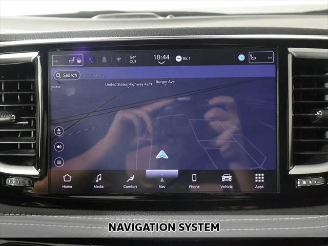 2024 Chrysler Pacifica Hybrid Select