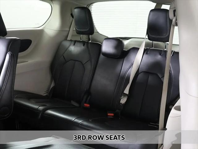 2024 Chrysler Pacifica Hybrid Select