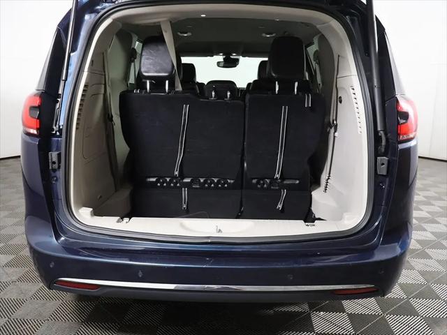 2024 Chrysler Pacifica Hybrid Select