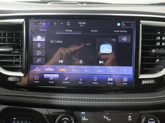 2024 Chrysler Pacifica Hybrid Select