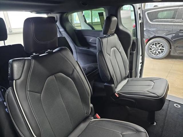 2027 Chrysler Pacifica Limited