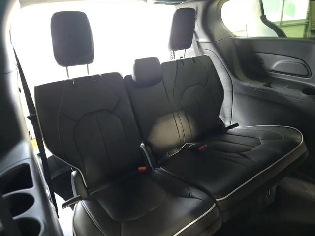 2027 Chrysler Pacifica Limited