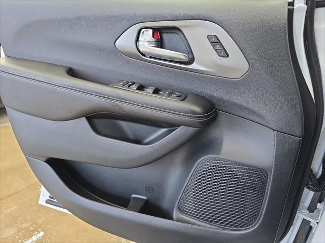 2027 Chrysler Pacifica Limited