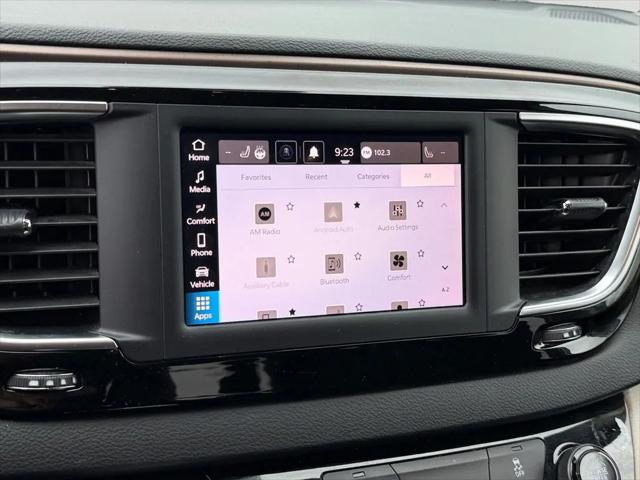 2023 Chrysler Voyager LX