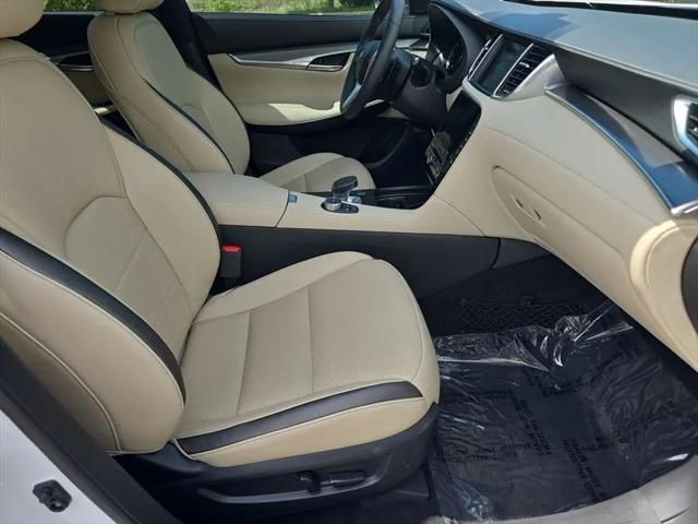 2022 INFINITI QX50 LUXE AWD