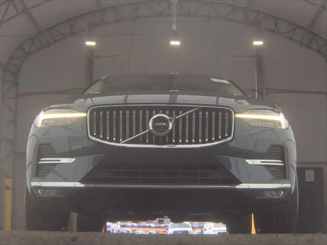 2023 Volvo XC60 B5 Ultimate Bright Theme