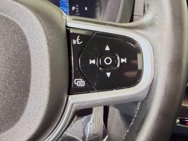 2023 Volvo XC60 B5 Ultimate Bright Theme
