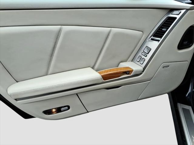 2005 Cadillac XLR Standard