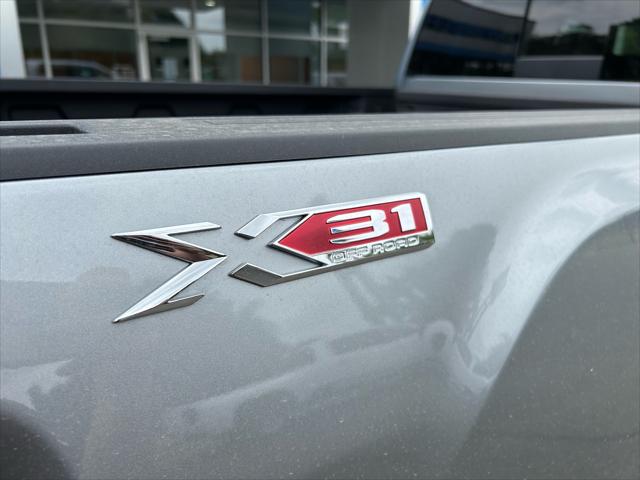 2026 GMC Sierra 2500HD Crew Cab, Standard Bed, SLT, 4WD