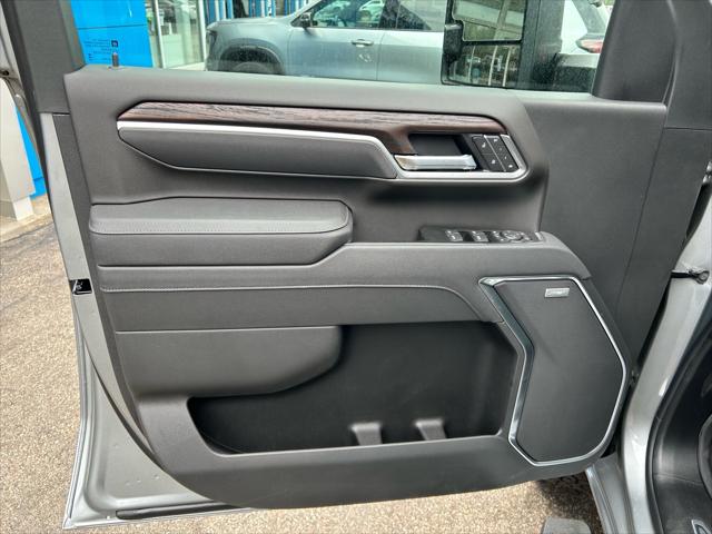 2026 GMC Sierra 2500HD Crew Cab, Standard Bed, SLT, 4WD