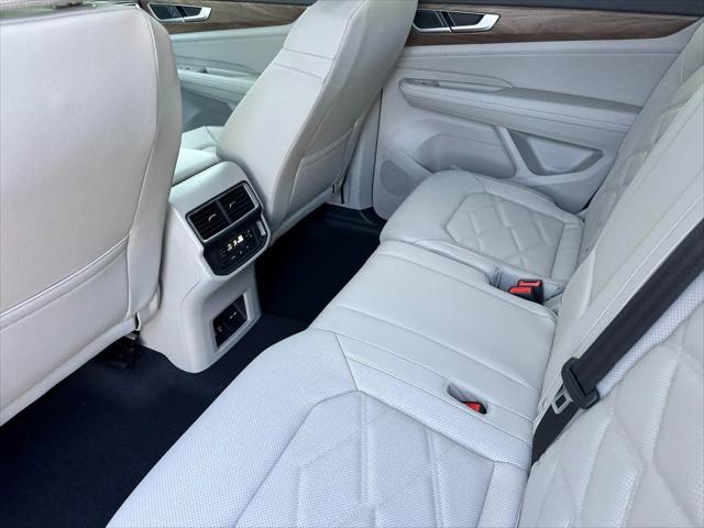 2026 Volkswagen Atlas SE with Technology