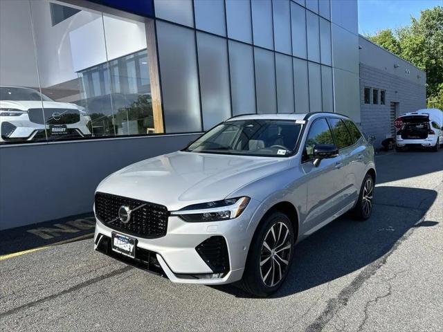 2023 Volvo XC60 B5 Plus Dark Theme