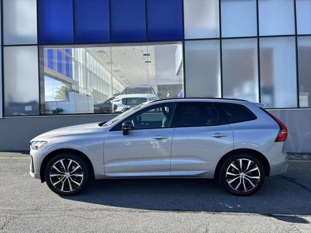 2023 Volvo XC60 B5 Plus Dark Theme