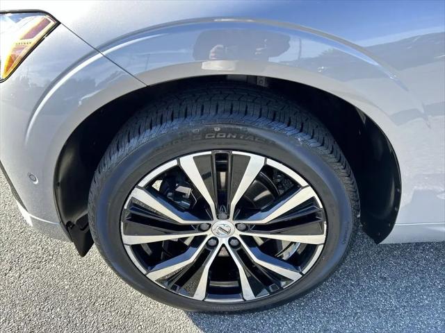 2023 Volvo XC60 B5 Plus Dark Theme