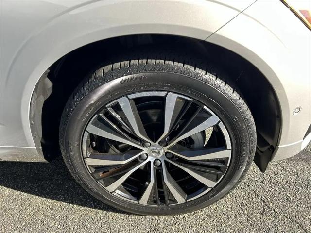 2023 Volvo XC60 B5 Plus Dark Theme