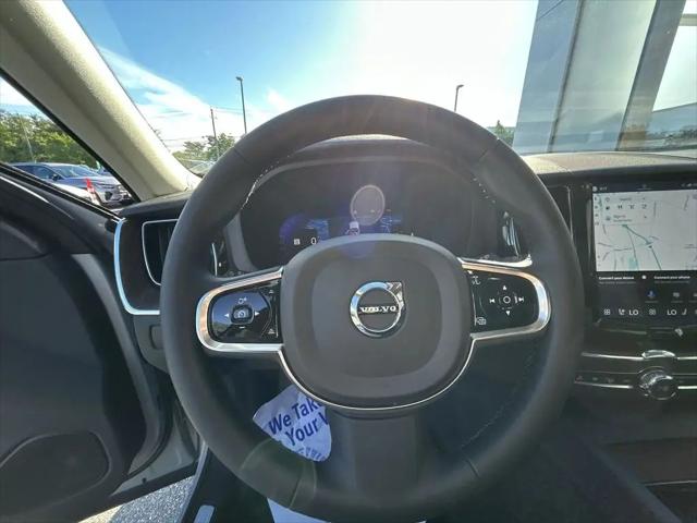 2023 Volvo XC60 B5 Plus Dark Theme