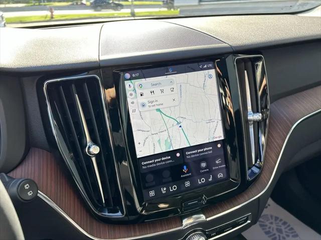 2023 Volvo XC60 B5 Plus Dark Theme