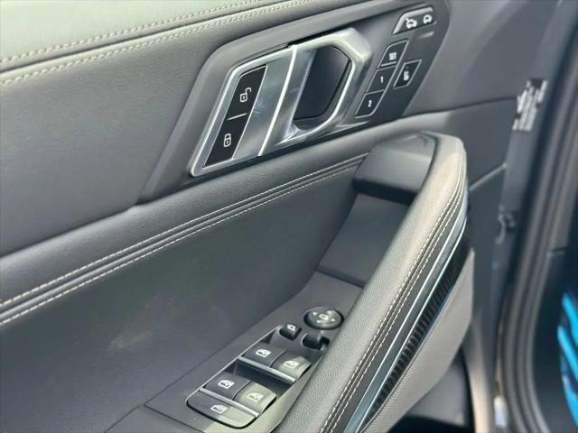 2027 BMW X6 M60i