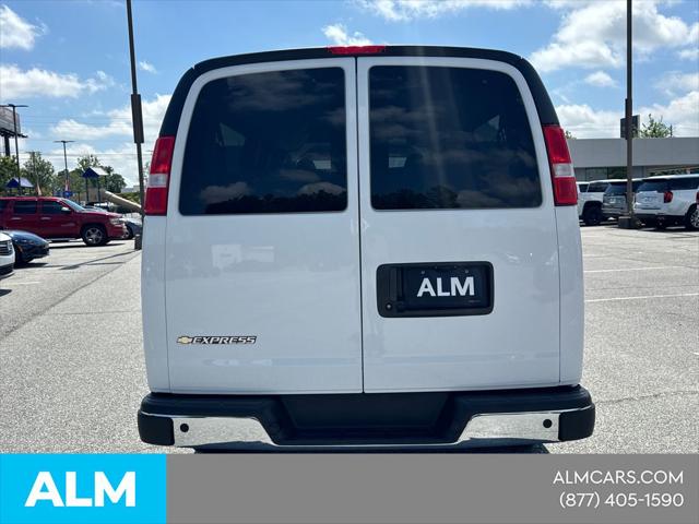 2025 Chevrolet Express Passenger RWD 3500 Extended Wheelbase LT