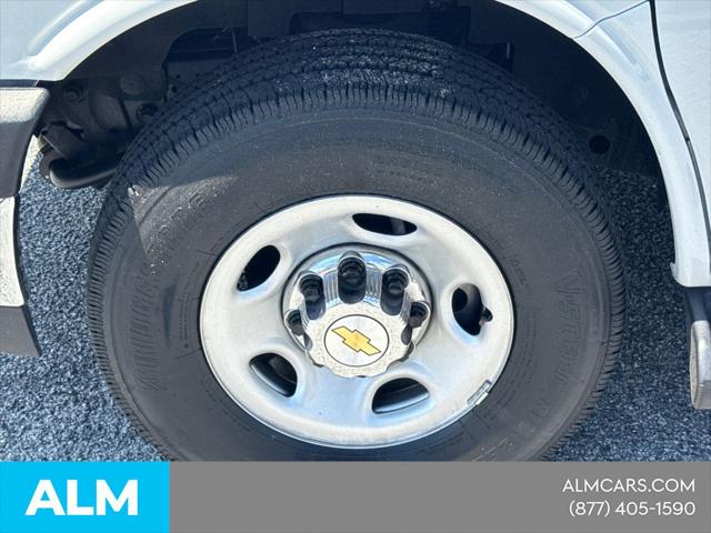 2025 Chevrolet Express Passenger RWD 3500 Extended Wheelbase LT