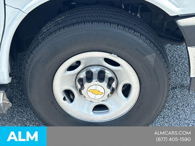 2025 Chevrolet Express Passenger RWD 3500 Extended Wheelbase LT