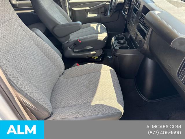 2025 Chevrolet Express Passenger RWD 3500 Extended Wheelbase LT