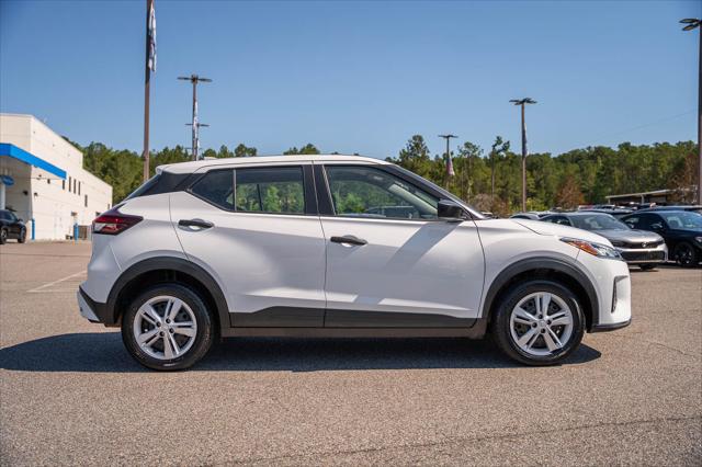 2024 Nissan Kicks S Xtronic CVT