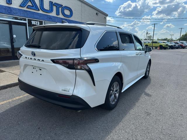2023 Toyota Sienna XLE
