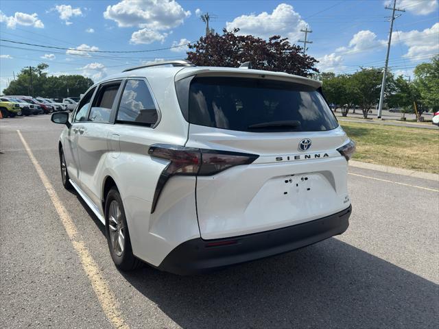 2023 Toyota Sienna XLE