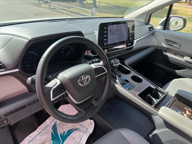 2023 Toyota Sienna XLE