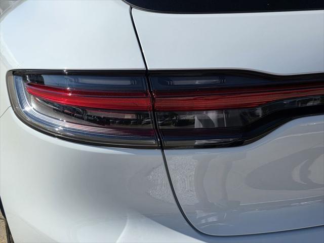 2026 Porsche Macan Unknown