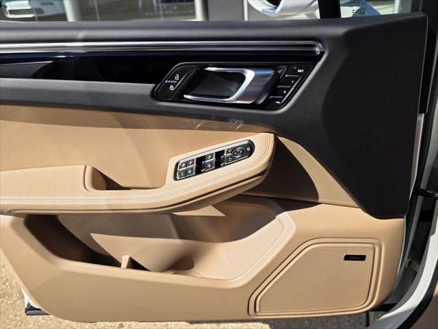 2026 Porsche Macan Unknown