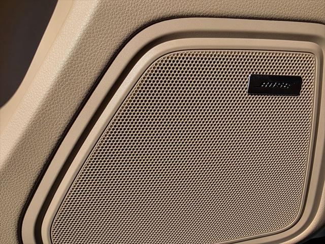 2026 Porsche Macan Unknown