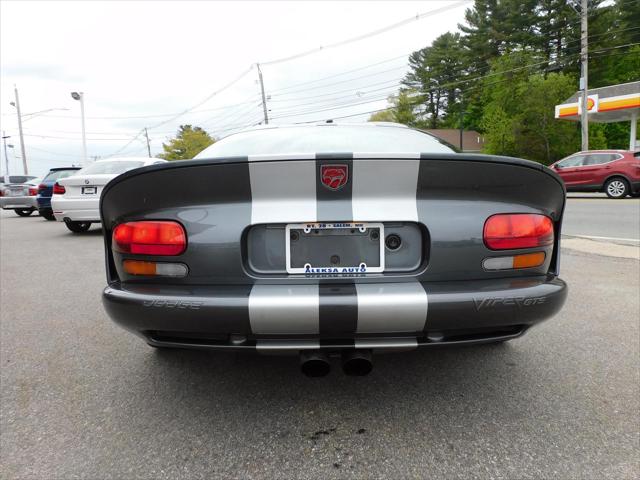 2002 Dodge Viper GTS
