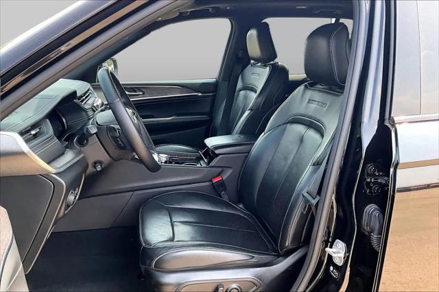 2022 Jeep Grand Cherokee Overland 4x2