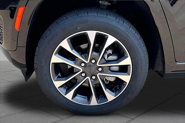 2022 Jeep Grand Cherokee Overland 4x2